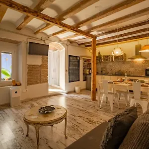 En El Corazón De Tarragona. Planta Baja Con Patio. Apartamento Tarragona